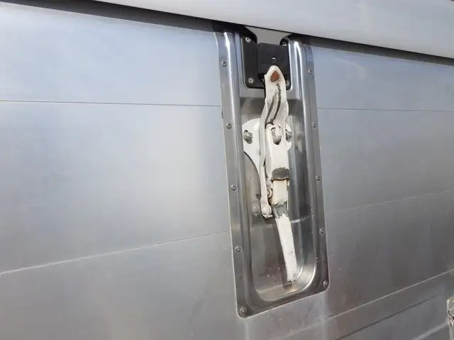 日野 プロフィア 大型 ウイング エアサス 2DG-FW1AHJの中古トラック画像8