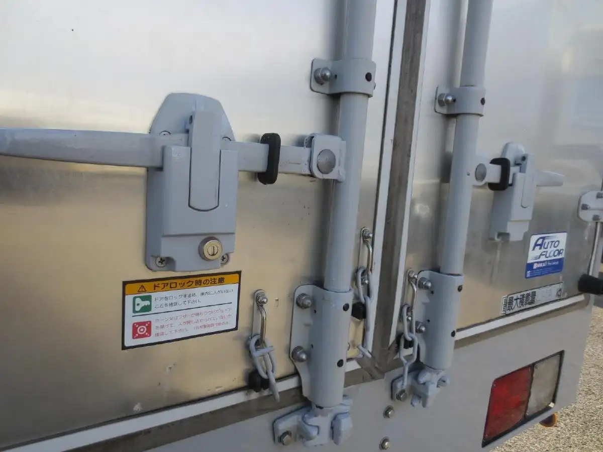 日野 レンジャー 中型/増トン アルミバン 3枚観音 2PG-FC2ABAの中古トラック画像13