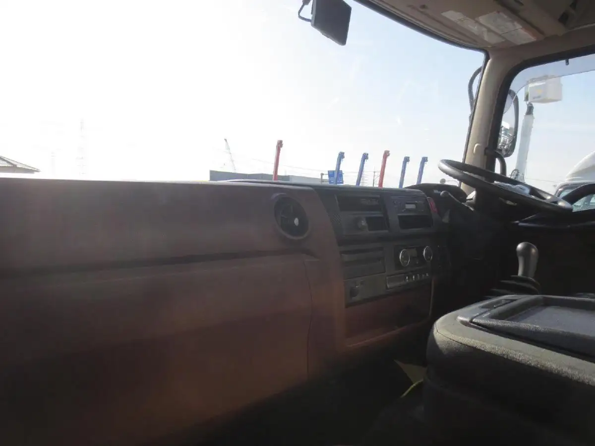 日野 レンジャー 中型/増トン アルミバン 3枚観音 2PG-FC2ABAの中古トラック画像18