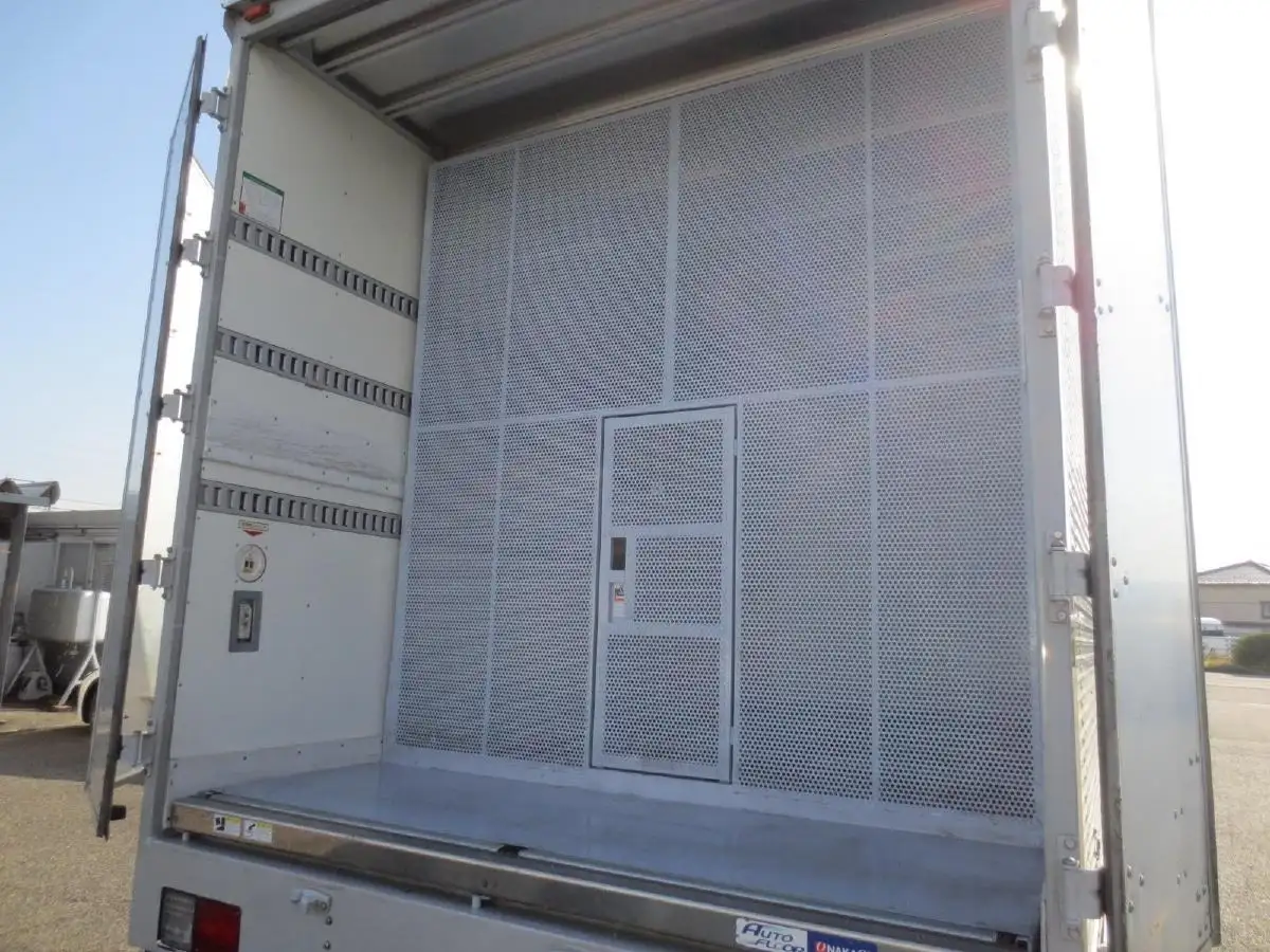 日野 レンジャー 中型/増トン アルミバン 3枚観音 2PG-FC2ABAの中古トラック画像10