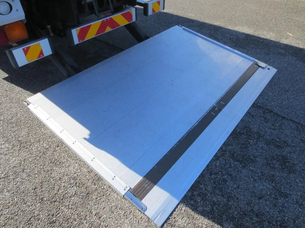 いすゞ フォワード 中型/増トン アルミバン パワーゲート TKG-FRR90S2の中古トラック画像10