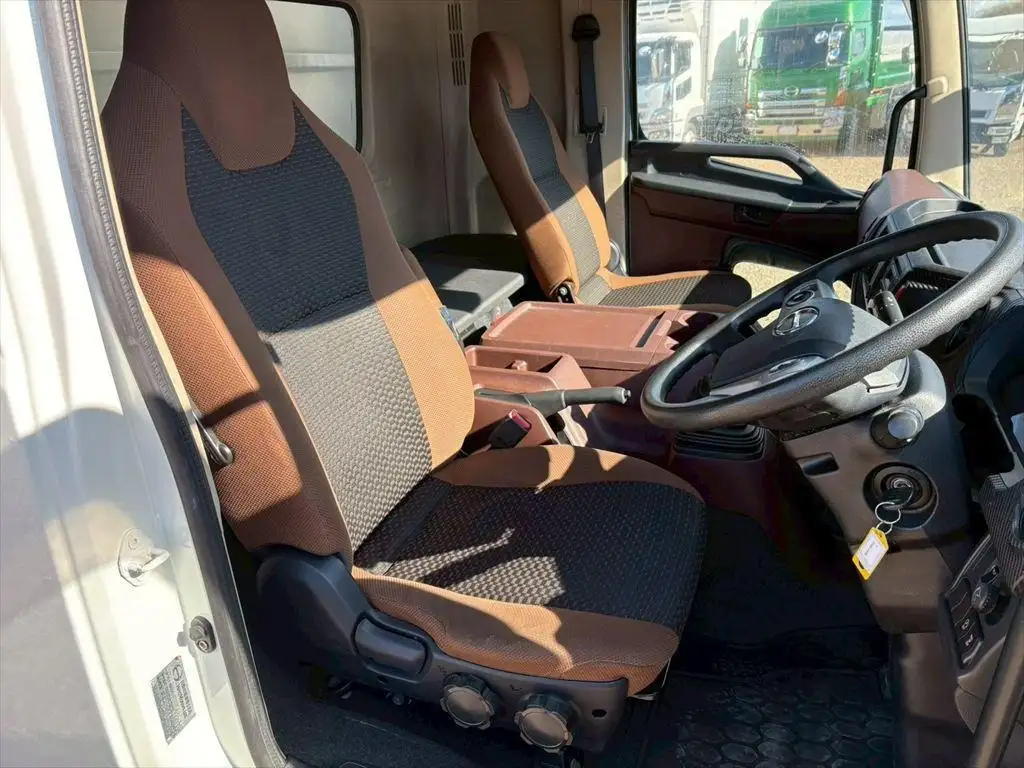 日野 レンジャー 中型/増トン ウイング ベッド 2PG-FD2ABAの中古トラック画像12