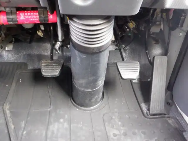 いすゞ エルフ 小型 平ボディ Wキャブ 2RG-NHR88Aの中古トラック画像13