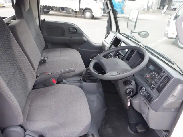 いすゞ エルフ 小型 平ボディ Wキャブ 2RG-NHR88Aの中古トラック画像9