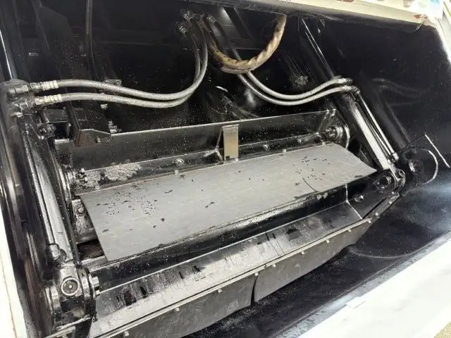 いすゞ エルフ 小型 パッカー車 プレス式 TPG-NMR85Nの中古トラック画像5