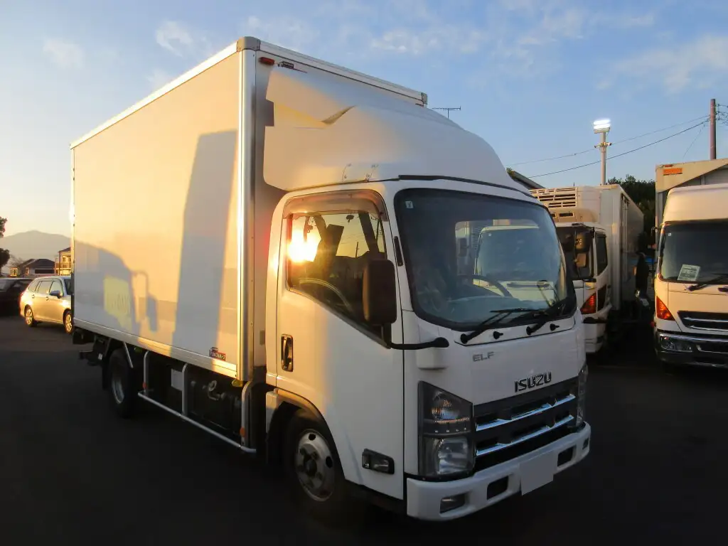 いすゞ エルフ 小型 アルミバン パワーゲート カスタムの中古トラック画像2