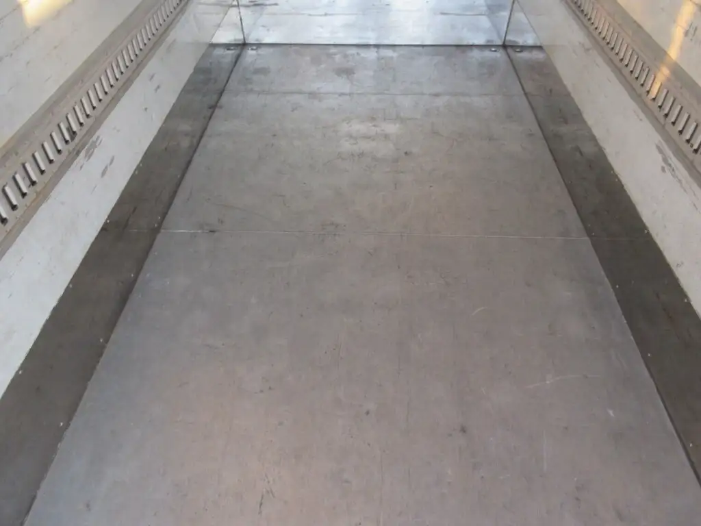 いすゞ エルフ 小型 アルミバン パワーゲート カスタムの中古トラック画像8