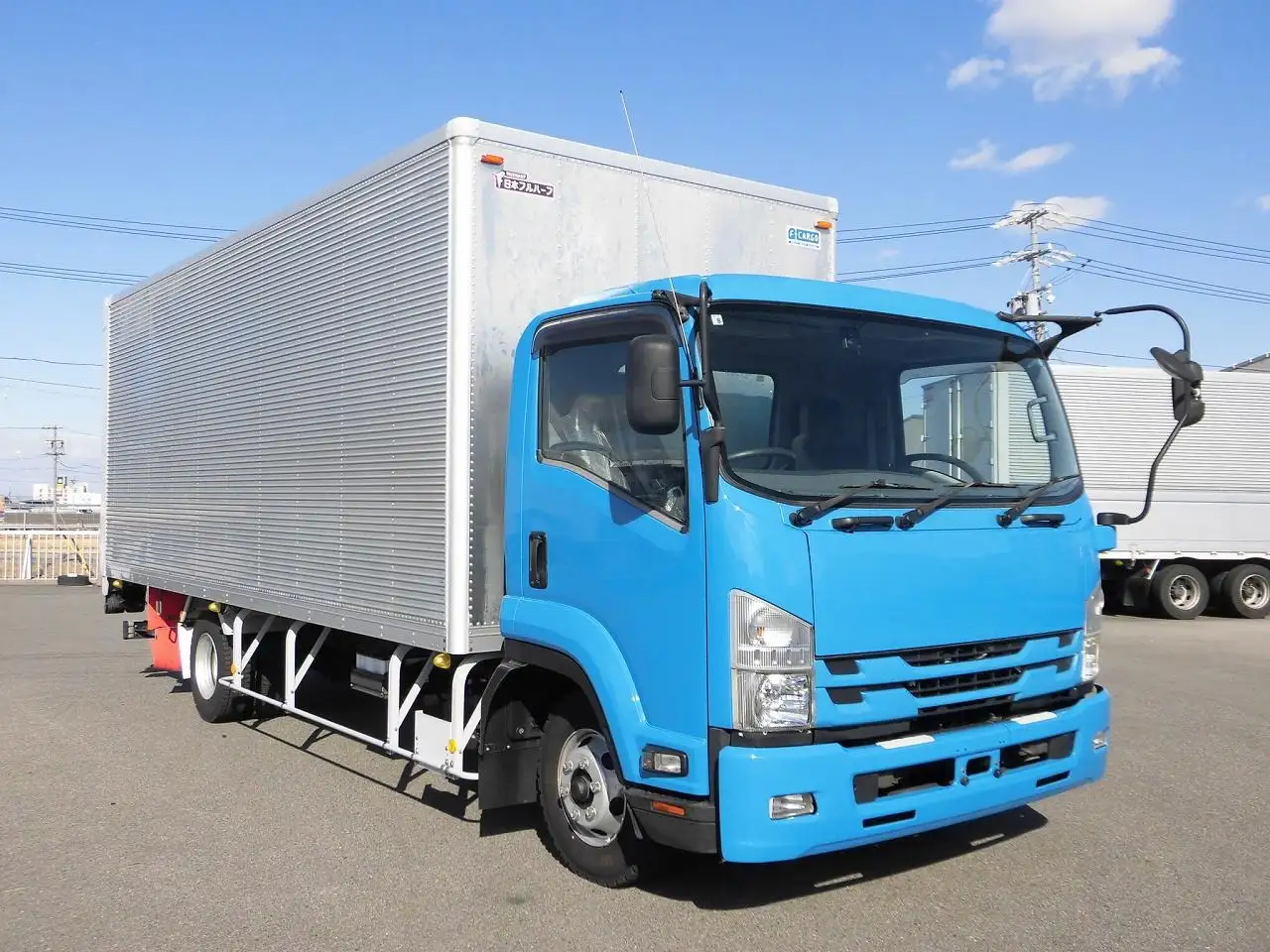 いすゞ フォワード 中型/増トン アルミバン パワーゲート TKG-FRR90S2の中古トラック画像2