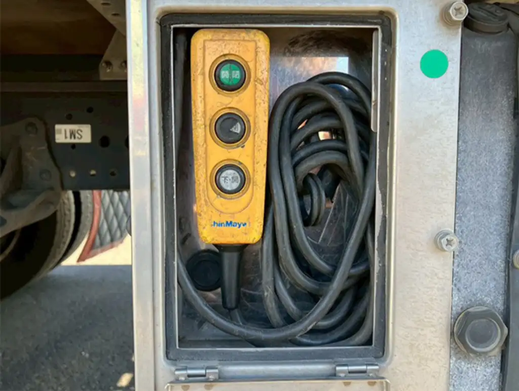 いすゞ エルフ 小型 アルミバン パワーゲート TRG-NPR85ANの中古トラック画像10