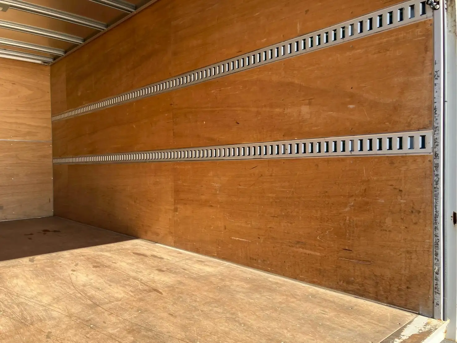 いすゞ エルフ 小型 アルミバン パワーゲート TRG-NPR85ANの中古トラック画像8