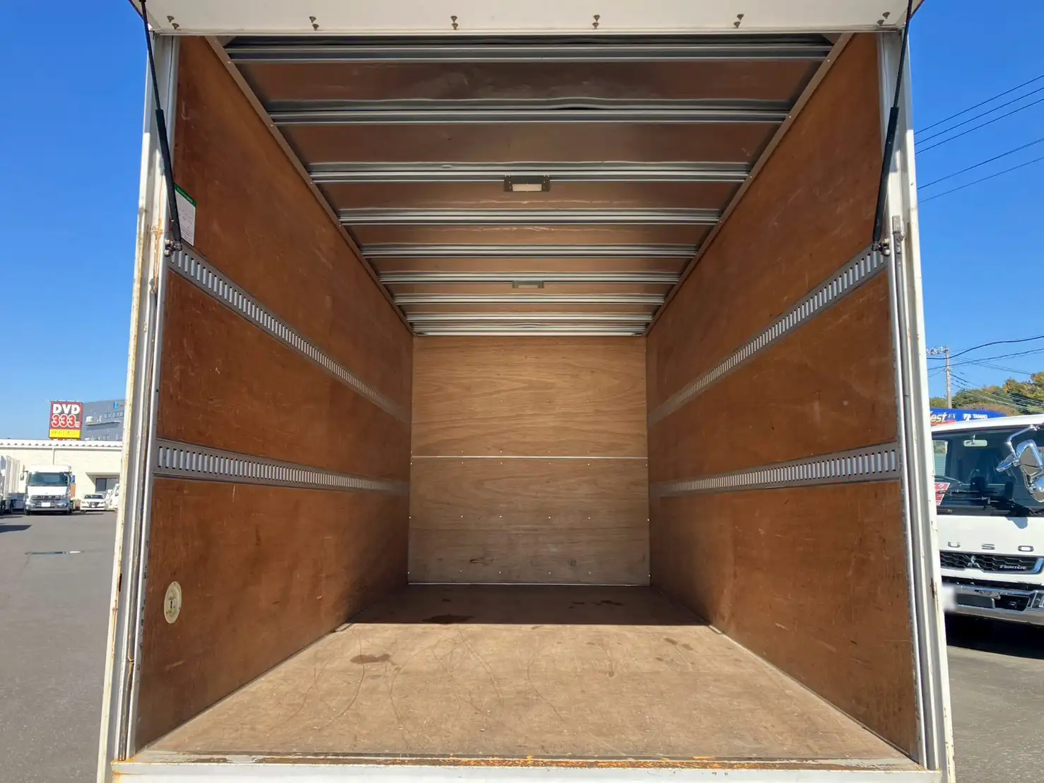 いすゞ エルフ 小型 アルミバン パワーゲート TRG-NPR85ANの中古トラック画像6