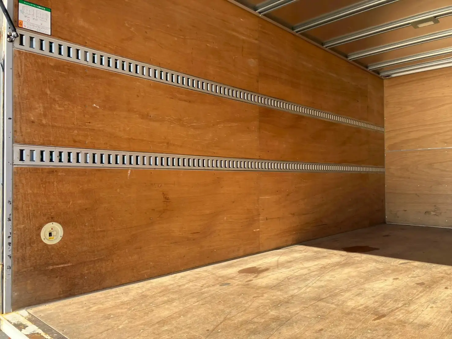 いすゞ エルフ 小型 アルミバン パワーゲート TRG-NPR85ANの中古トラック画像7