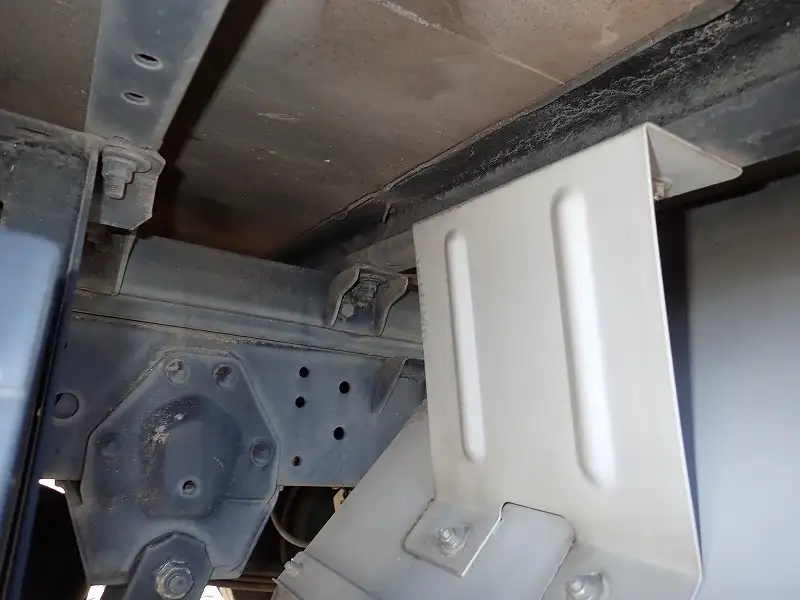 いすゞ エルフ 小型 アルミバン サイドドア 3枚観音の中古トラック画像16