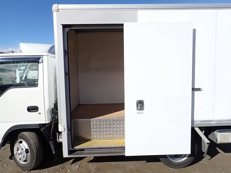 いすゞ エルフ 小型 アルミバン サイドドア 3枚観音の中古トラック画像6