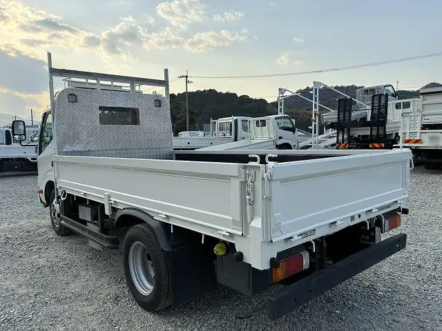 日野 デュトロ 小型 平ボディ 2RG-XZU645M R3の中古トラック画像5