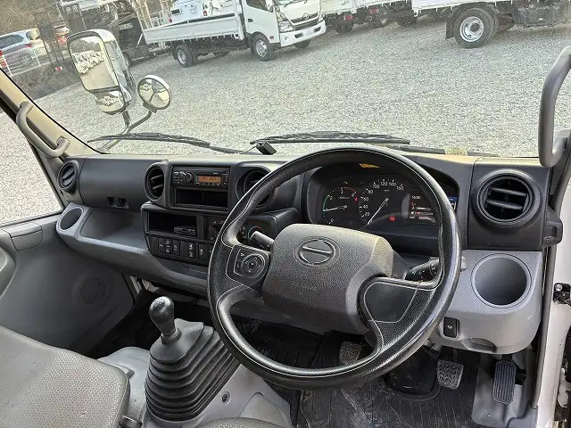 日野 デュトロ 小型 平ボディ 2RG-XZU645M R3の中古トラック画像13
