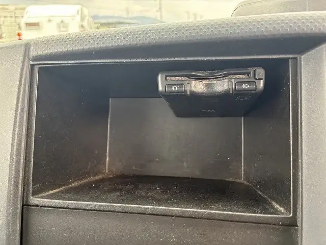 いすゞ エルフ 小型 平ボディ 2RG-NJR88A R2の中古トラック画像12