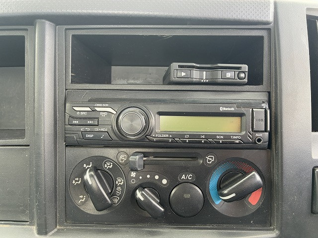 いすゞ エルフ 小型 平ボディ 床鉄板 2RG-NMR88ARの中古トラック画像14