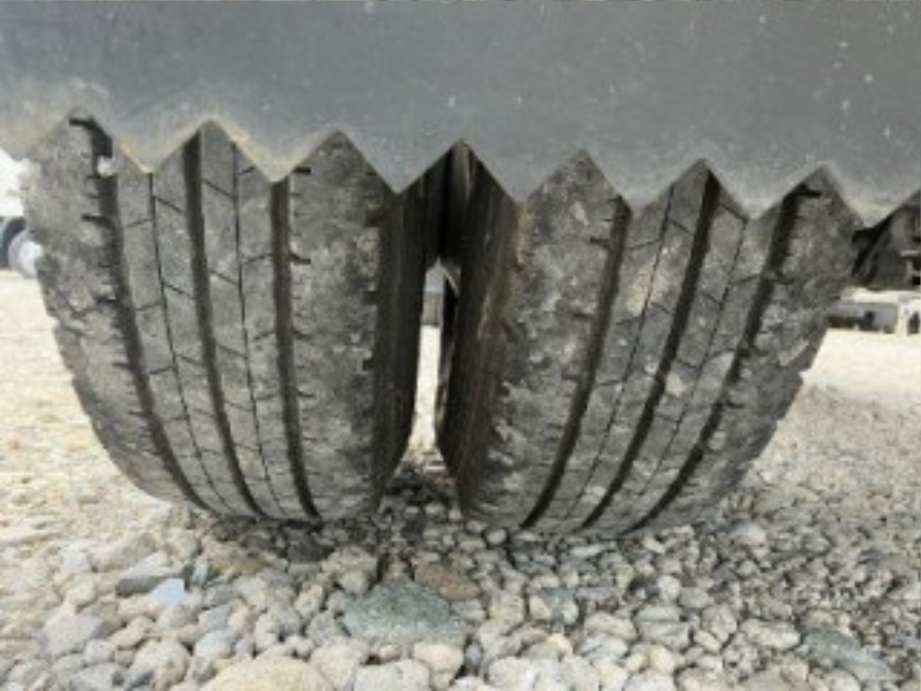 いすゞ エルフ 小型 平ボディ 床鉄板 2RG-NMR88ARの中古トラック画像20