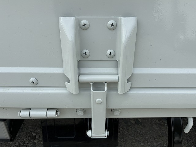 いすゞ エルフ 小型 平ボディ 床鉄板 2RG-NMR88ARの中古トラック画像9