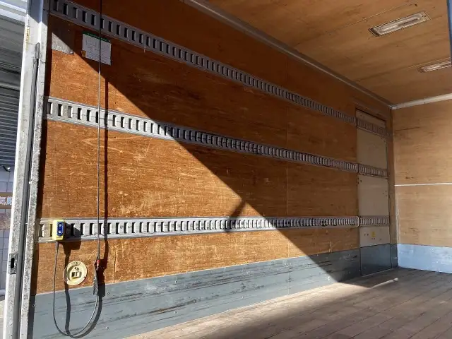 いすゞ エルフ 小型 アルミバン パワーゲート サイドドアの中古トラック画像7