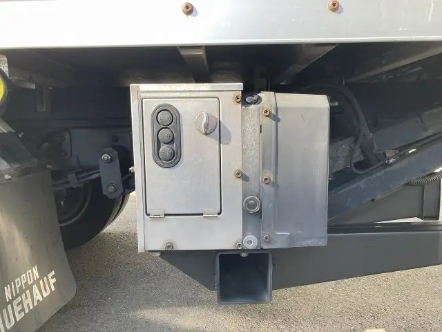 いすゞ エルフ 小型 アルミバン パワーゲート サイドドアの中古トラック画像18