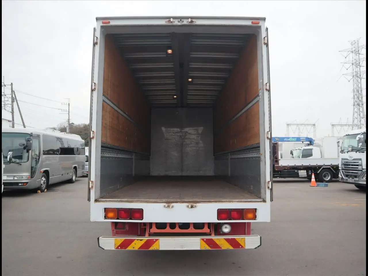 日野 レンジャー 中型/増トン ウイング エアサス ベッドの中古トラック画像5