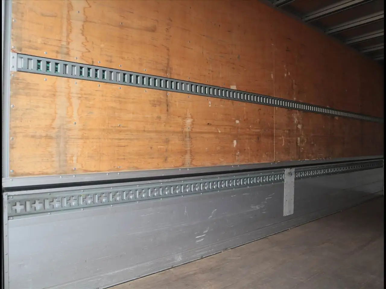 日野 レンジャー 中型/増トン ウイング エアサス ベッドの中古トラック画像7