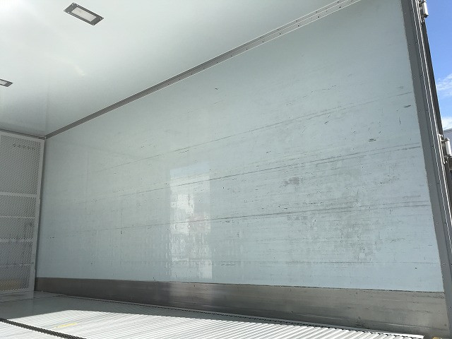 いすゞ エルフ 小型 アルミバン サイドドア 3枚観音の中古トラック画像9