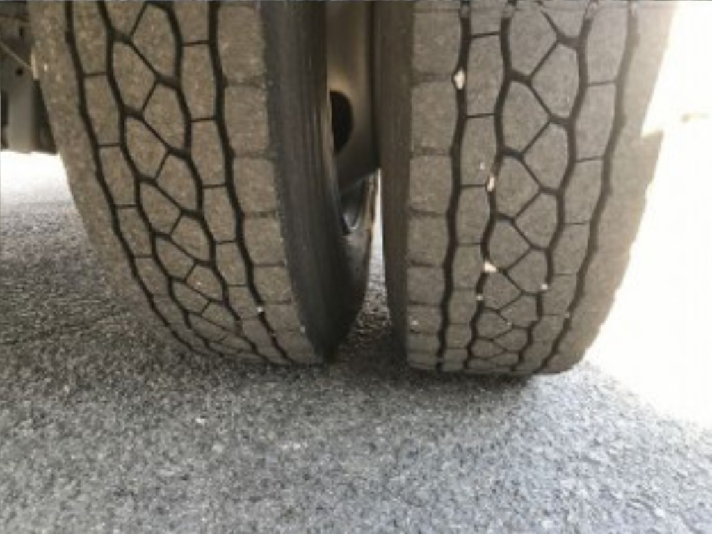 いすゞ エルフ 小型 アルミバン サイドドア 3枚観音の中古トラック画像20