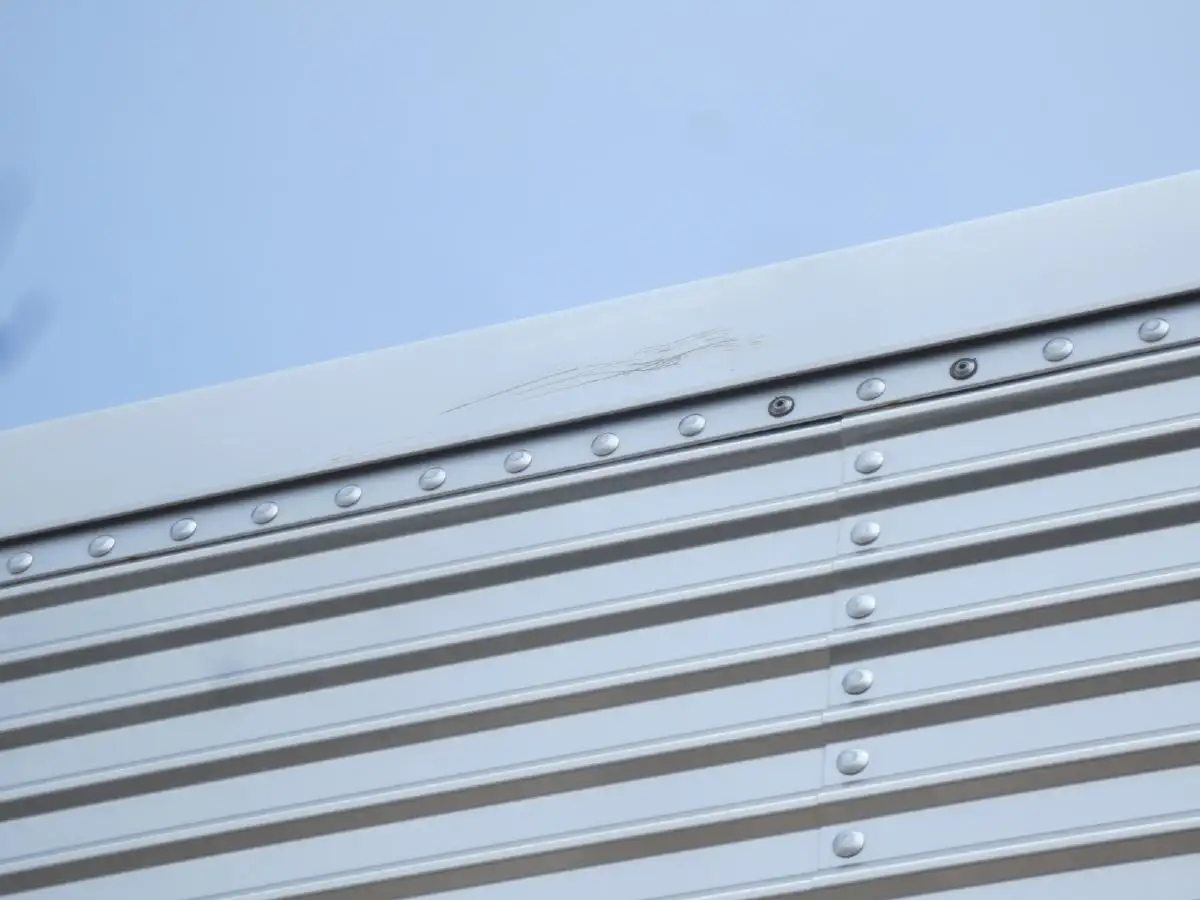 いすゞ エルフ 小型 アルミバン パワーゲート サイドドアの中古トラック画像15