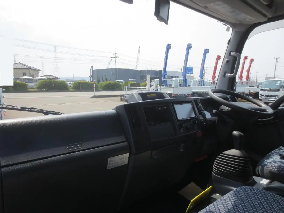 いすゞ エルフ 小型 アルミバン パワーゲート サイドドアの中古トラック画像像17