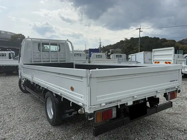 いすゞ エルフ 小型 平ボディ 床鉄板 PB-NPR81ARの中古トラック画像5