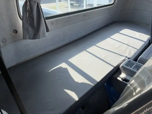 日産UD コンドル 中型/増トン 平ボディ 床鉄板 ベッドの中古トラック画像15