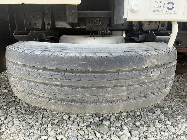 いすゞ エルフ 小型 平ボディ Wキャブ 床鉄板の中古トラック画像16