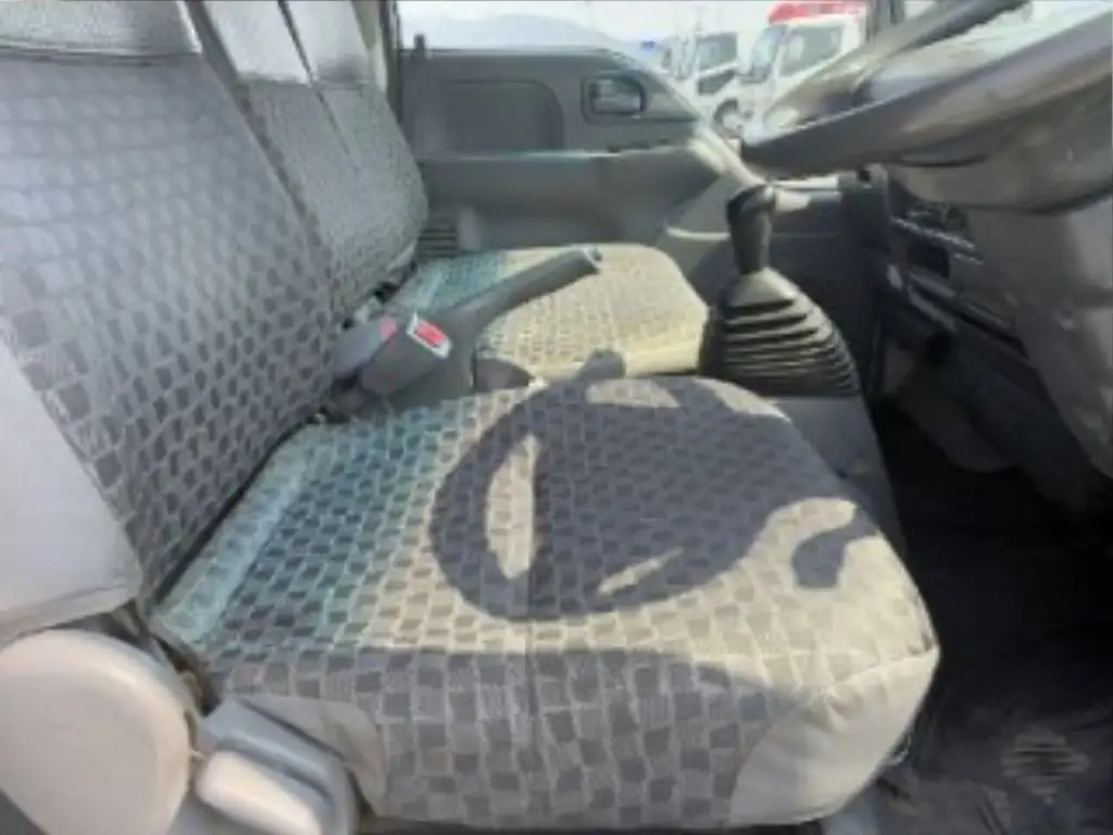 いすゞ エルフ 小型 平ボディ Wキャブ 床鉄板の中古トラック画像10