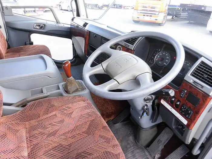 三菱 ファイター 中型/増トン 平ボディ 床鉄板 ベッドの中古トラック画像5