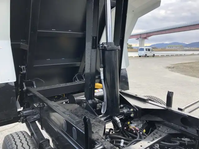 三菱 ファイター 中型/増トン ダンプ ベッド 2KG-FK62Fの中古トラック画像15