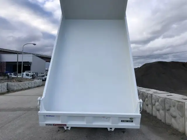 三菱 ファイター 中型/増トン ダンプ ベッド 2KG-FK62Fの中古トラック画像6