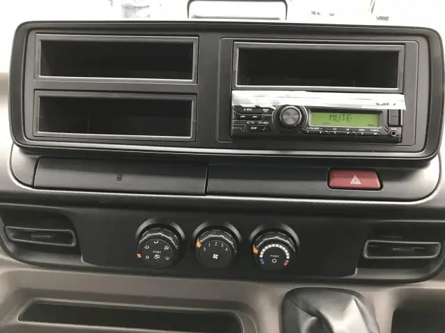 三菱 キャンター 小型 平ボディ Wキャブ 2RG-FBA20の中古トラック画像10