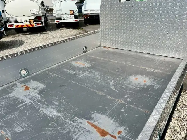 いすゞ エルフ 小型 平ボディ 床鉄板 アルミブロックの中古トラック画像8