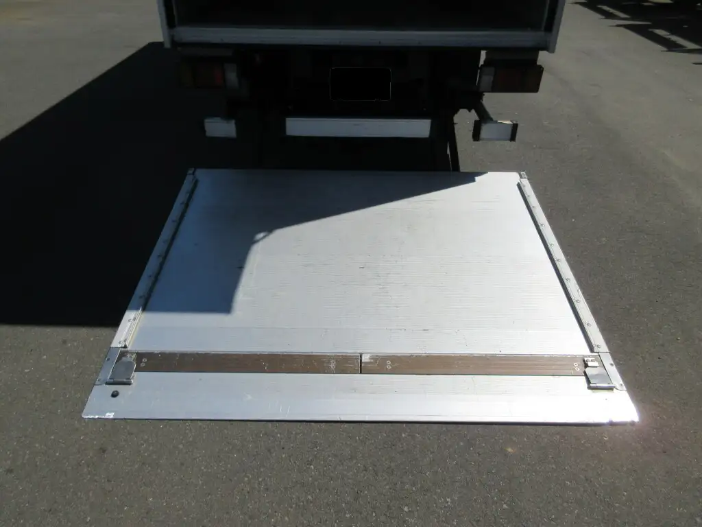 いすゞ エルフ 小型 アルミバン パワーゲート サイドドアの中古トラック画像11