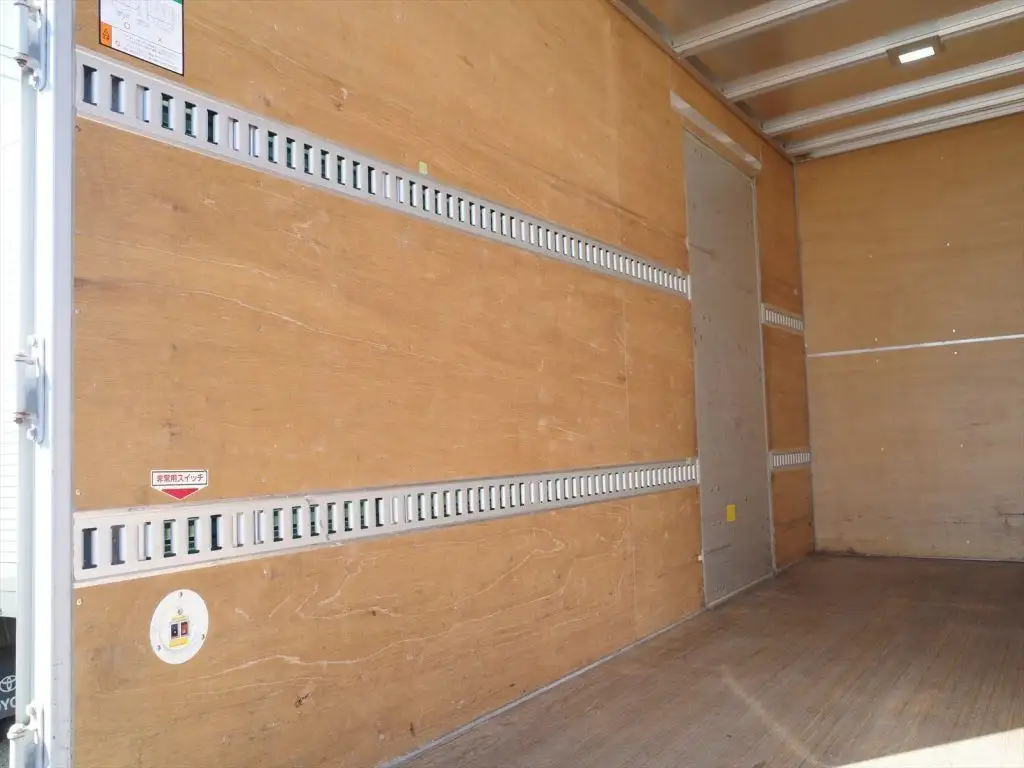 いすゞ エルフ 小型 アルミバン サイドドア TRG-NLR85ANの中古トラック画像8