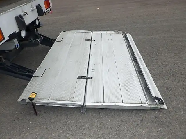 いすゞ フォワード 中型/増トン ウイング パワーゲート ベッドの中古トラック画像9