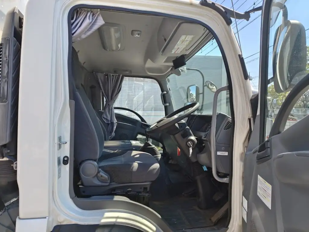 いすゞ フォワード 中型/増トン アルミバン パワーゲート 床鉄板の中古トラック画像11