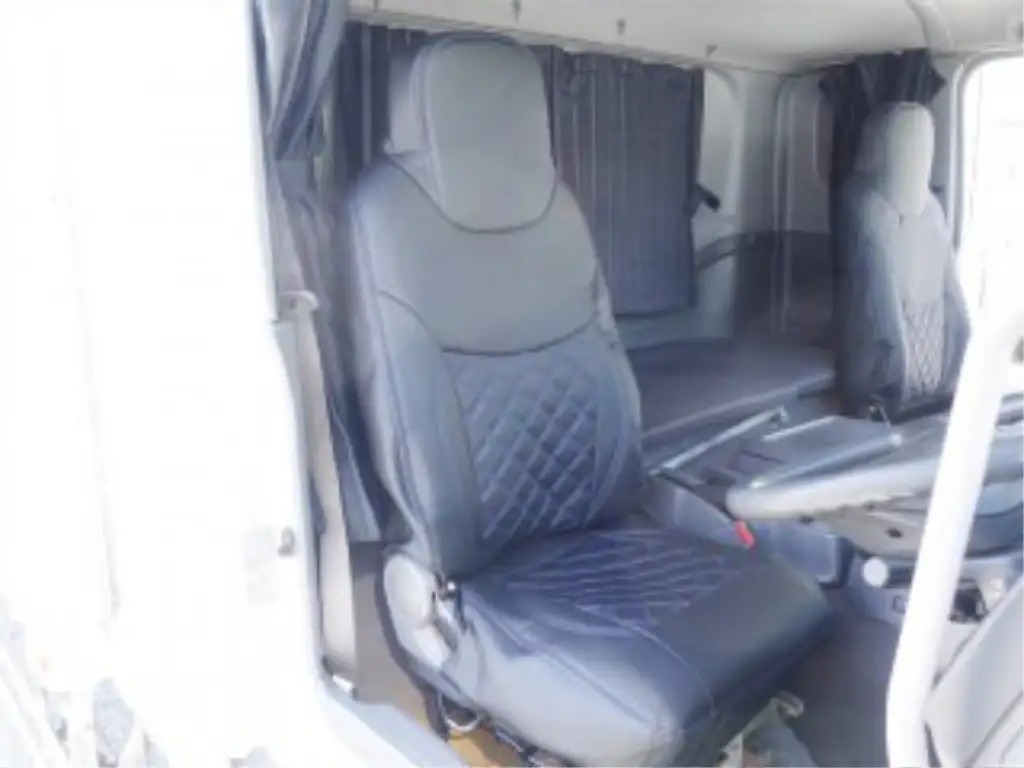 いすゞ フォワード 中型/増トン アルミバン パワーゲート ベッドの中古トラック画像10