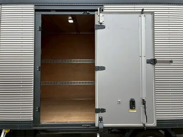 いすゞ エルフ 小型 アルミバン サイドドア 2RG-NPR88ANの中古トラック画像5