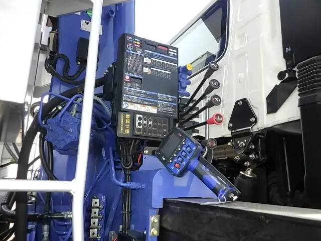 日野 プロフィア 大型 車両重機運搬 4段クレーン ラジコンの中古トラック画像9