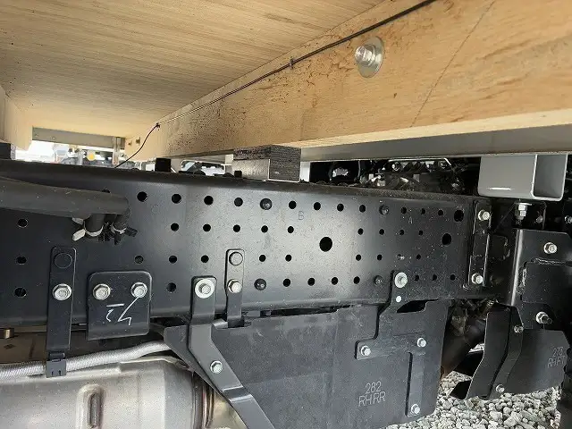 いすゞ エルフ 小型 平ボディ 床鉄板 アルミブロックの中古トラック画像像17