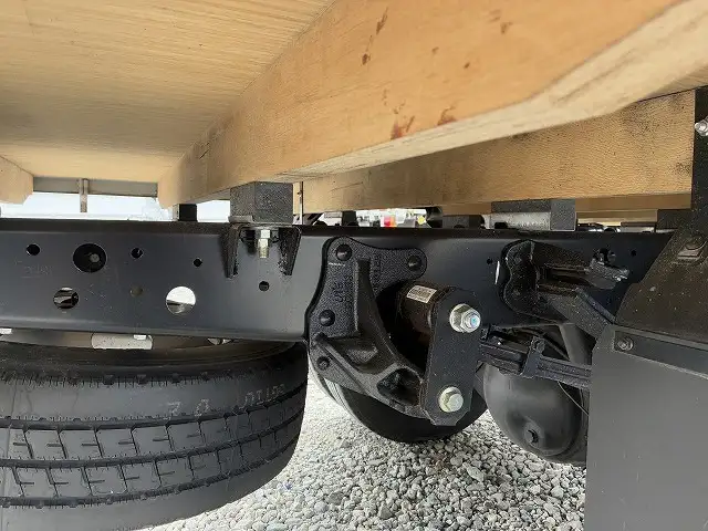 いすゞ エルフ 小型 平ボディ 床鉄板 アルミブロックの中古トラック画像16